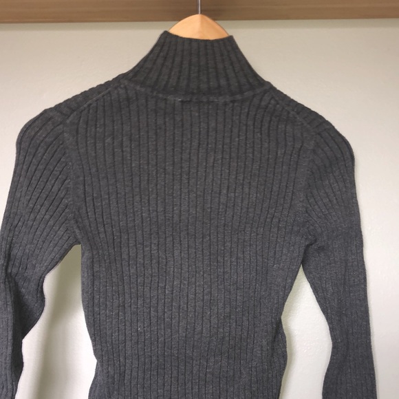 Fitted Turtle Neck - Picture 3 of 5
